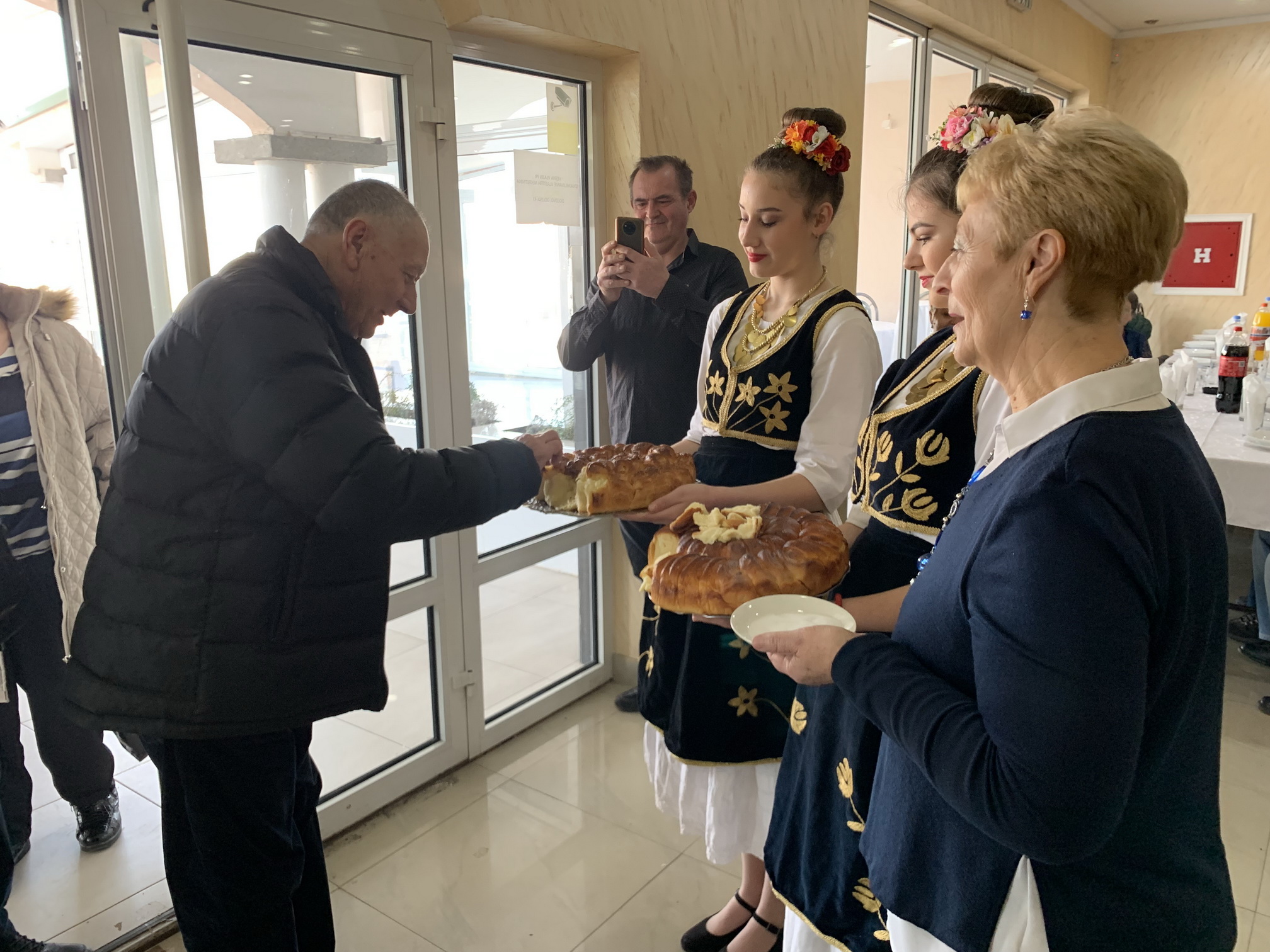 Сланинијада у Качареву Дружење у Долову са пензонерима Јагодине Доњег Милановца и Долова